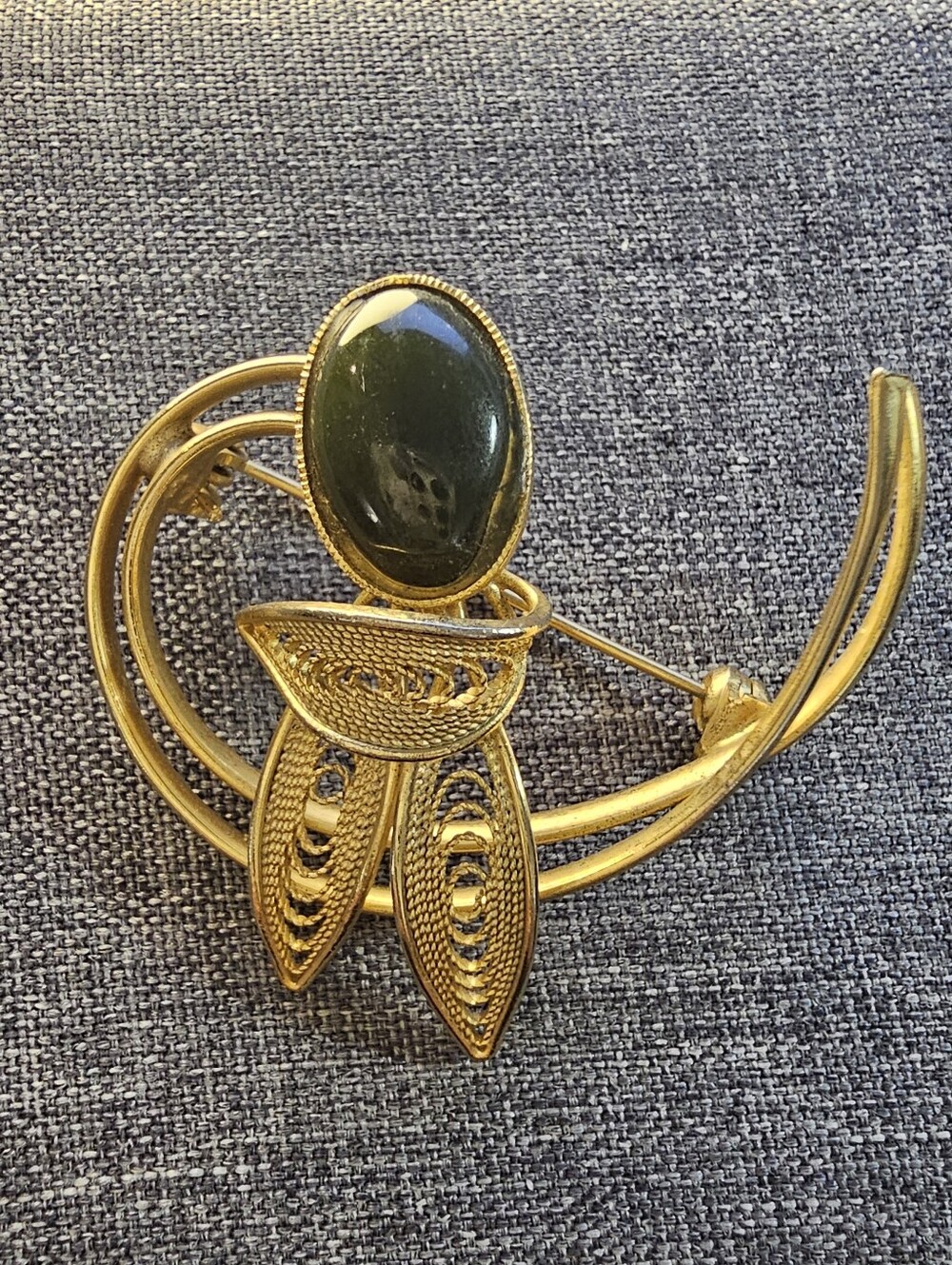 Vintage Gold Tone Filagree Brooch